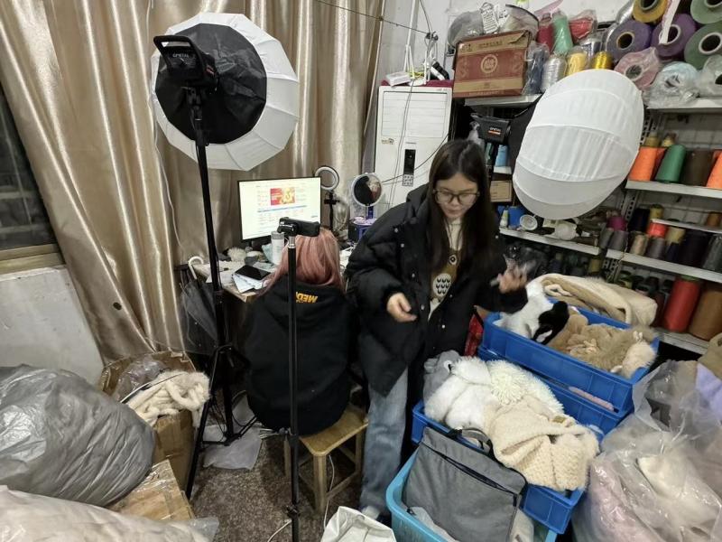 金沙威尼斯欢乐娱人城年轻人扎堆儿去义乌“搞钱”他们成功了吗？(图2)